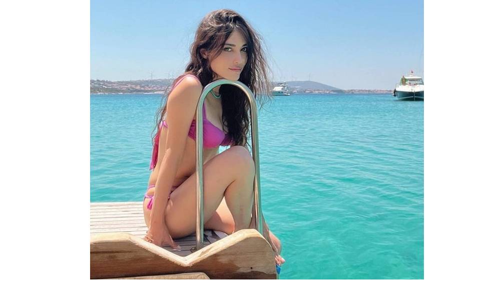 Ünlü güzellerden tatil kareleri