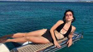 Ünlü güzellerden tatilde