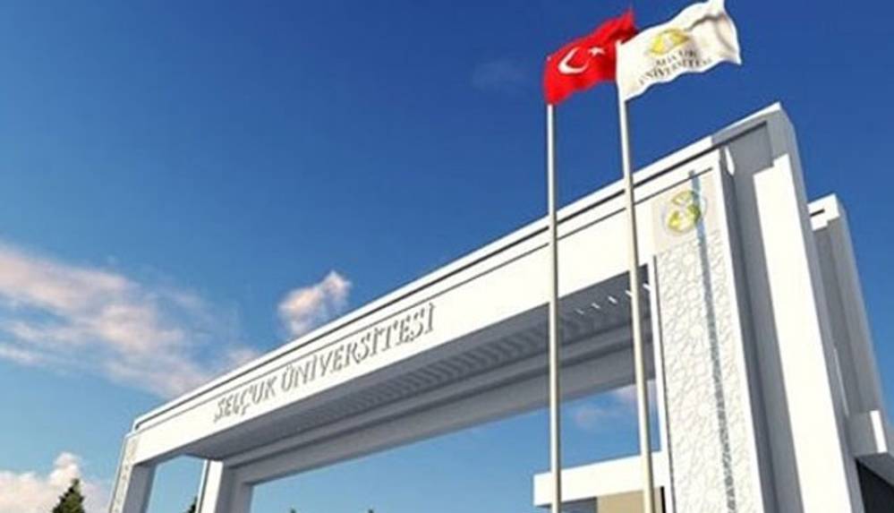 Selçuk Üniversitesi'nde öğrenciler, hocaların değiştirdiği 'Hekimlik Andı' nın orijinal halini okuyunca perde kapatıldı