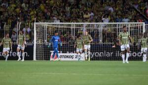 6 gollü maçta Fenerbahçe sezona kayıpla başladı