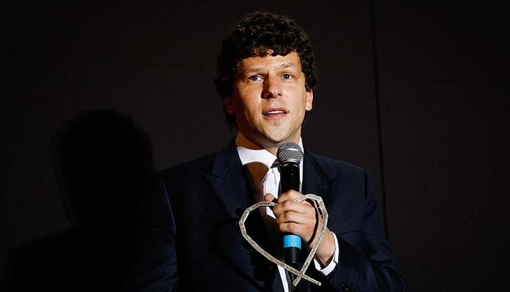 ABD'li-oyuncu-Jesse-Eisenberg'e,-'Saraybosna'nın-Kalbi'-Onur-Ödülü-verildi