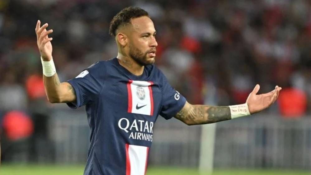 Brezilyalı futbolcu Neymar'ın model Anna Lis'e gönderdiği mesajlar ortaya çıktı