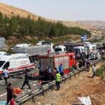 Gaziantep'te-katliam-gibi-trafik-kazası--15-kişi-hayatını-kaybetti,-22-kişi-yaralandı