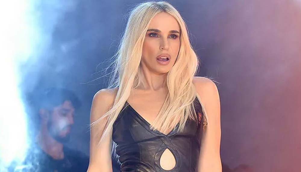 Hakkında-soruşturma-başlatılan-Şarkıcı-Gülşen'i-'İmam-hatiplilere-yönelik-sözlerine'-AKP'den-sert-tepki