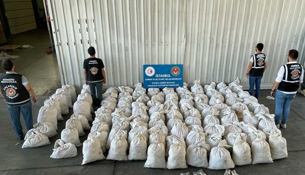 İstanbul Ambarlı Limanı'nda 2 ton 91 kilogram uyuşturucu ele geçirildi 4 İstanbul-Ambarlı-Limanı'nda-2-ton-91-kilogram-uyuşturucu-ele-geçirildi