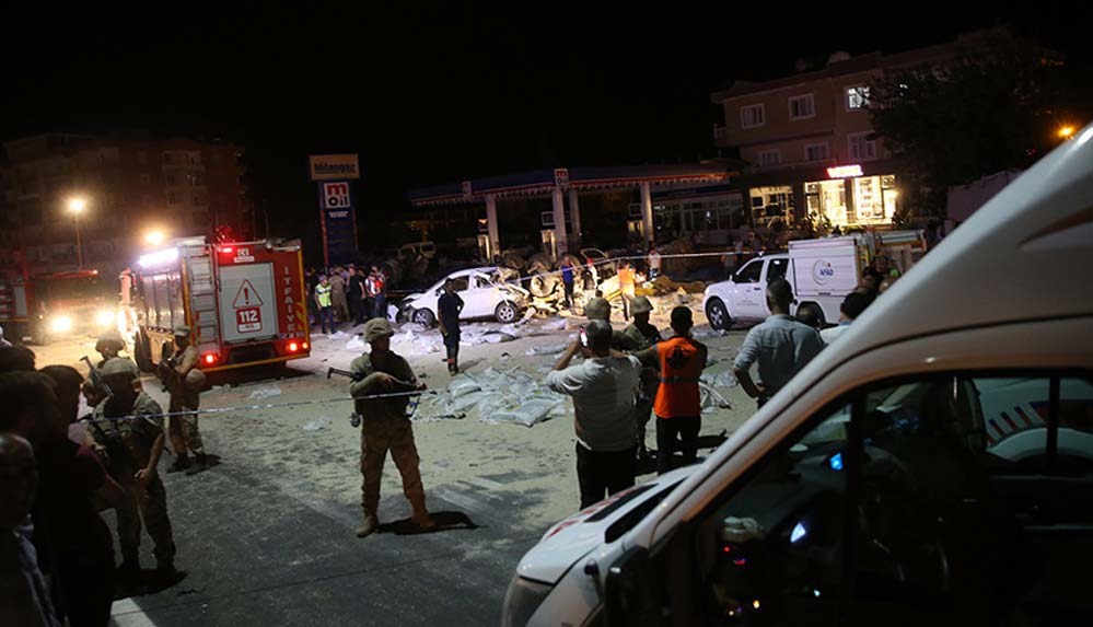 Mardin'de kaza yapan araçlara müdahale edenlere tır çarptı, 19 kişi hayatını kaybetti