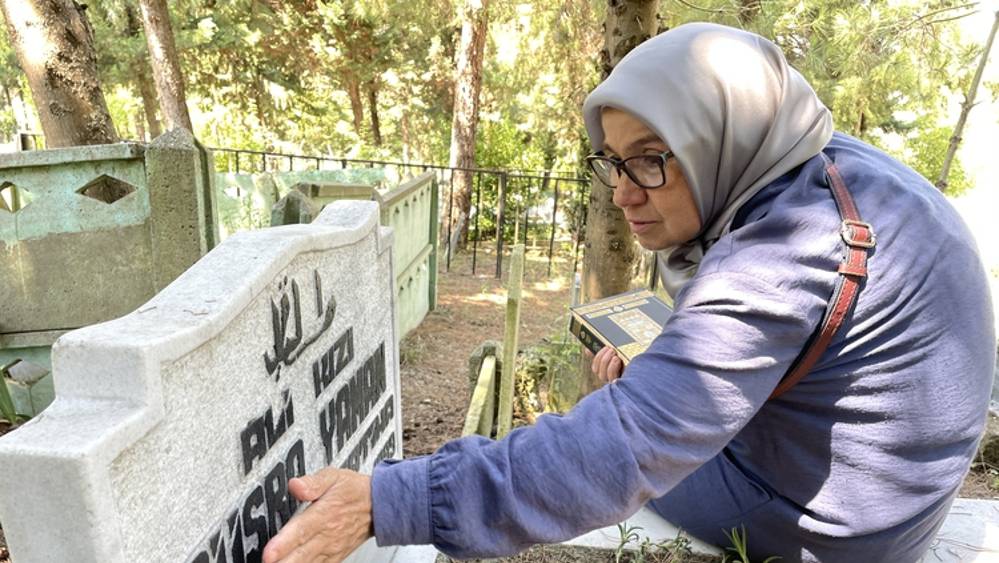 Marmara depreminde 2 çocuğunu kaybeden annenin acısı 23 yıldır dinmiyor