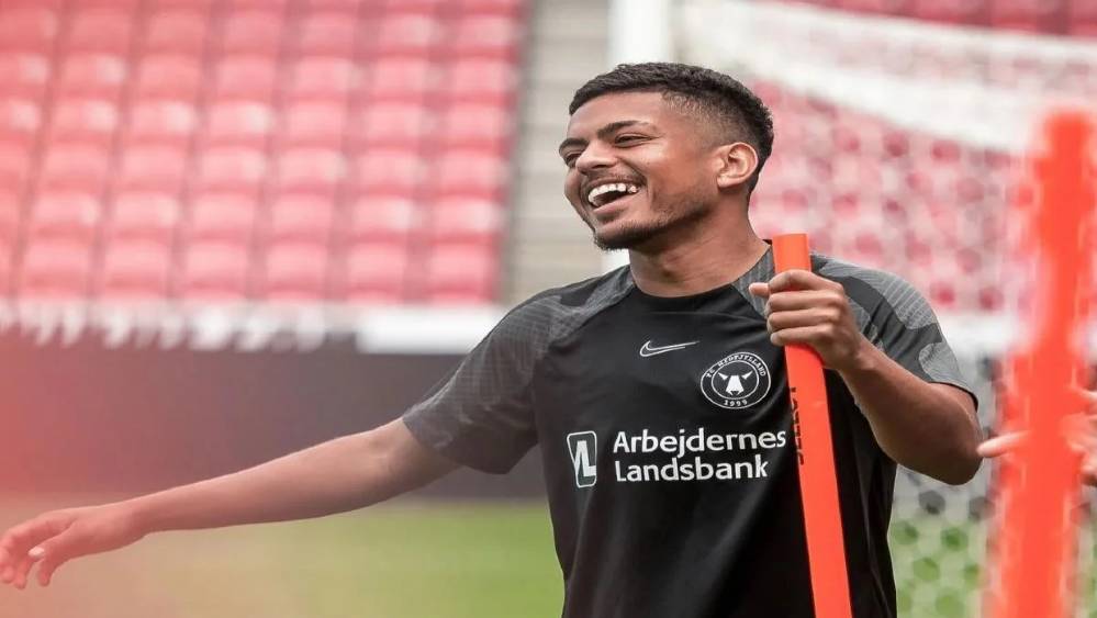 Okan Buruk'tan flaş Evander kararı