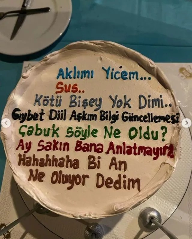 Bergüzar Korel'den doğum günü paylaşımı: Tanıştığımızda Halit şu anki yaşımdan 7 ben ise 18 yaş küçüktüm... 3 Bergüzar Korel'den doğum günü paylaşımı: Tanıştığımızda Halit şu anki yaşımdan 7 ben ise 18 yaş küçüktüm...