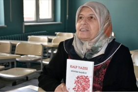 69 yaşında okuma yazma öğrenen kadın 72'sinde şiir kitabı çıkardı