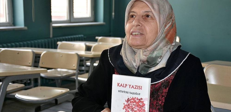 69 yaşında okuma yazma öğrenen kadın 72’sinde şiir kitabı çıkardı