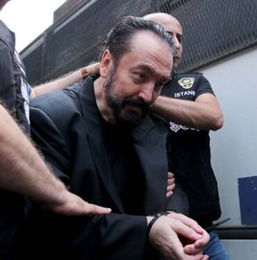 Adnan-Oktar-davasında-itirafçı-olan-sanık--'Sevilecek-biri-değil,-insan-fıtratına-aykırı-bir-insan'
