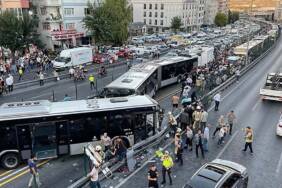 Avcılar'da-metrobüs-kazası--İki-metrobüs-çarpıştı,-yaralılar-var!