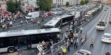 Avcılar'da-metrobüs-kazası--İki-metrobüs-çarpıştı,-yaralılar-var!