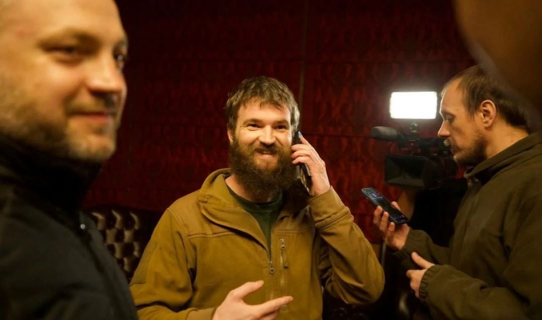 Azov komutanları Türkiye'de ellerini kollarını sallayarak gezebilecek