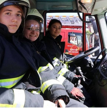 Çankırı'da kadın itfaiyeciler zorlu görevler için hazır kıta bekliyor 4 Çankırı'da kadın itfaiyeciler zorlu görevler için hazır kıta bekliyor