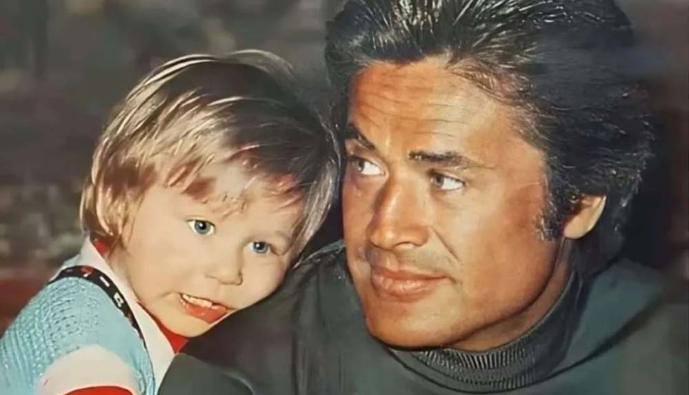 Cüneyt Arkın'ın oğlundan duygulandıran paylaşım: "Anılar öylesine üzerime yağıyor ki!..." 6 Cüneyt-Arkın'ın-oğlundan-duygulandıran-paylaşım--'Anılar-öylesine-üzerime-yağıyor-ki!...'