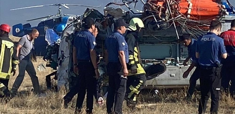 Denizli’de yangın söndürme helikopteri düştü: 2 kişi hayatını kaybetti, 5 kişi yaralandı