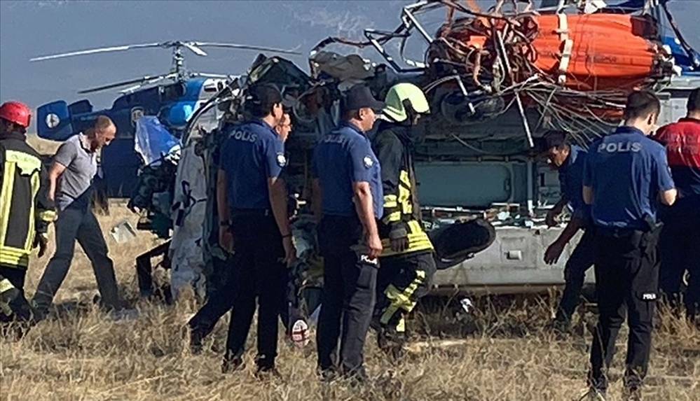 Denizli'de yangın söndürme helikopteri düştü: 2 kişi hayatını kaybetti, 5 kişi yaralandı