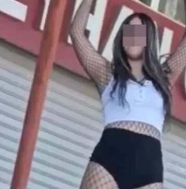 Drift festivalindeki dans gösterisi Demre'yi karıştırdı: 'Bu memleketi ahlaksızlara bırakmayacağım' 9 Drift festivalindeki dans gösterisi Demre'yi karıştırdı 'Bu memleketi ahlaksızlara bırakmayacağım'