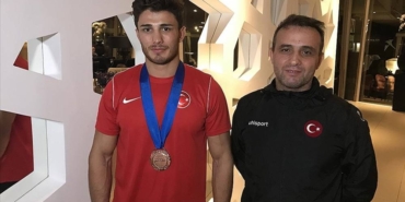 Dünya üçüncüsü Yunus Emre Başar doğuştan güreşçi