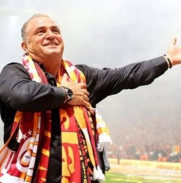 Dünyanın en prestijli spor ödüllerinden olan Golden Foot'tan Fatih Terim'e ödül! 3 Dünyanın en prestijli spor ödüllerinden olan Golden Foot'tan Fatih Terim'e ödül!