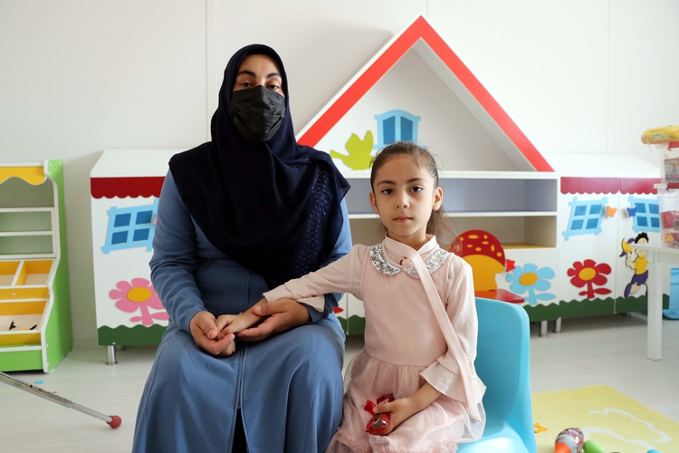 Elazığ depreminden 24 saat sonra enkazdan çıkarılan Yüsra okullu oldu 3 Elazığ depreminden 24 saat sonra enkazdan çıkarılan Yüsra okullu oldu