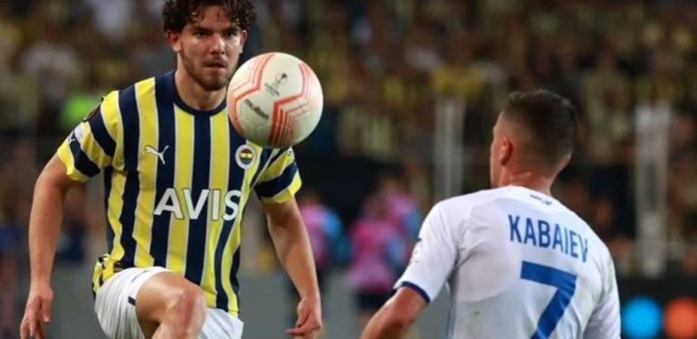 Fenerbahçe’de Ferdi Kadıoğlu dünya listesinde!