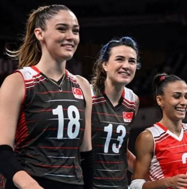 Filenin Sultanları'nda Zehra Güneş İtalya'da manşet oldu! 3 Filenin Sultanları'nda Zehra Güneş İtalya'da manşet oldu!