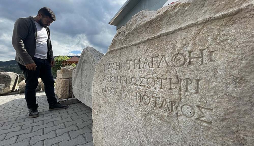 Hadrianaupolis'te 'Asklepios' varlığına işaret eden 1800 yıllık yazıt bulundu 5 Hadrianaupolis'te-'Asklepios'-varlığına-işaret-eden-1800-yıllık-yazıt-bulundu