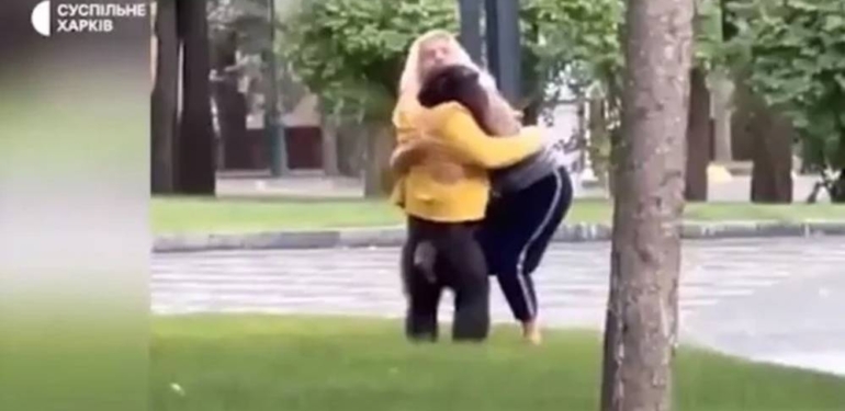Hayvanat bahçesinden kaçıp eve bisikletle dönen şempanzenin hikayesi duygulandırdı