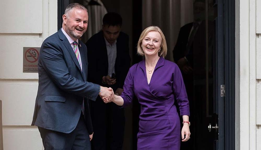 İngiltere'nin-yeni-'Demir-Leydi'si-Liz-Truss,-ülkenin-3.-kadın-başbakanı-oldu