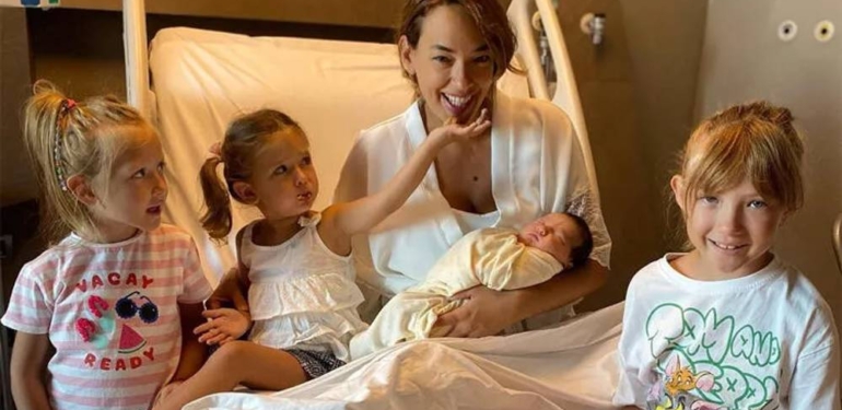 İkinci kez anne olan Seda Bakan: Kardashian Ailesi’ne doğru gidiyoruz!