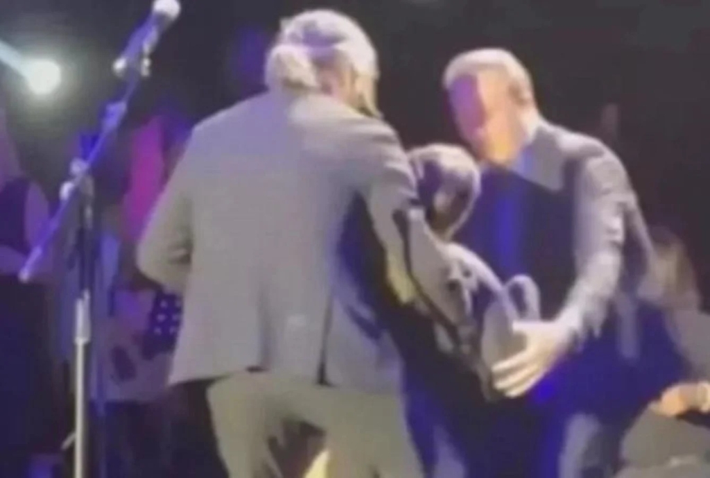 İzel konserde neden bayıldığını anlattı 3 İzel konserde neden bayıldığını anlattı