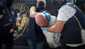 İnfaz koruma memurlarını taşıyan servis aracına saldıran 3 terörist Bursa'ya getirildi