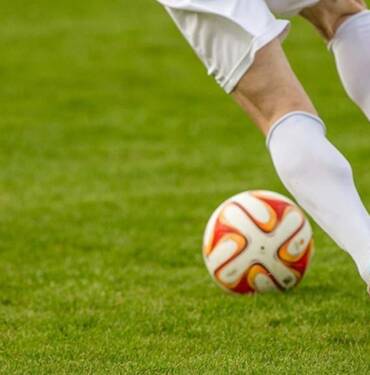 İngiltere-Kraliçesi-2.-Elizabeth'in-ölümü-nedeniyle-ülkedeki-futbol-maçları-erteledi