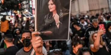 İran'da-Mahsa-Amini-isyanı--Can-kayıpları-artıyor