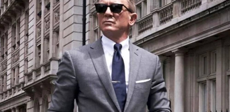 James Bond’un otomobili rekor fiyata satıldı