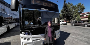 Kadın otobüs şoförü eşiyle vardiyalı çalışıyor
