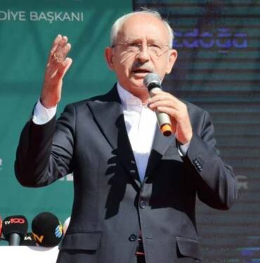 Kılıçdaroğlu-İzmir'de-işçilere-seslendi--'Lordların,-baronların-adamı-değilim.-Ben-sizin-yanınızdayım'