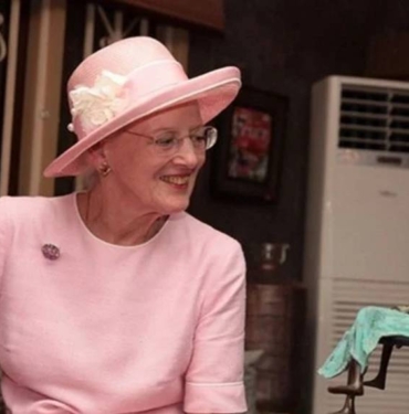 Kraliçe 2. Elizabeth'in cenazesine katılan Danimarka Kraliçesi Covid-19'a yakalandı 2 Kraliçe 2. Elizabeth'in cenazesine katılan Danimarka Kraliçesi Covid-19'a yakalandı