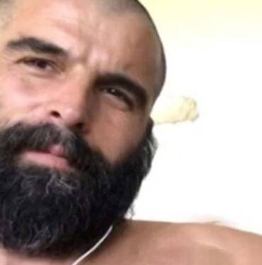 Mehmet-Akif-Alakurt’tan-skandal-paylaşım--'Döver,-bayıltır...'