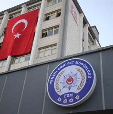 Mersin'deki polisevine yönelik terör saldırısıyla ilgili 22 zanlı yakalandı 5 Mersin'deki polisevine yönelik terör saldırısıyla ilgili 22 zanlı yakalandı