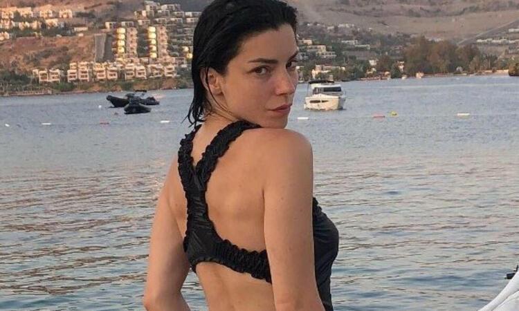 Merve Boluğur'un canlı yayındaki 'bekaret kemeri asacağım' yorumu nişanlısını utandırdı 7 Merve Boluğur'un canlı yayındaki 'bekaret kemeri asacağım' yorumu nişanlısını utandırdı