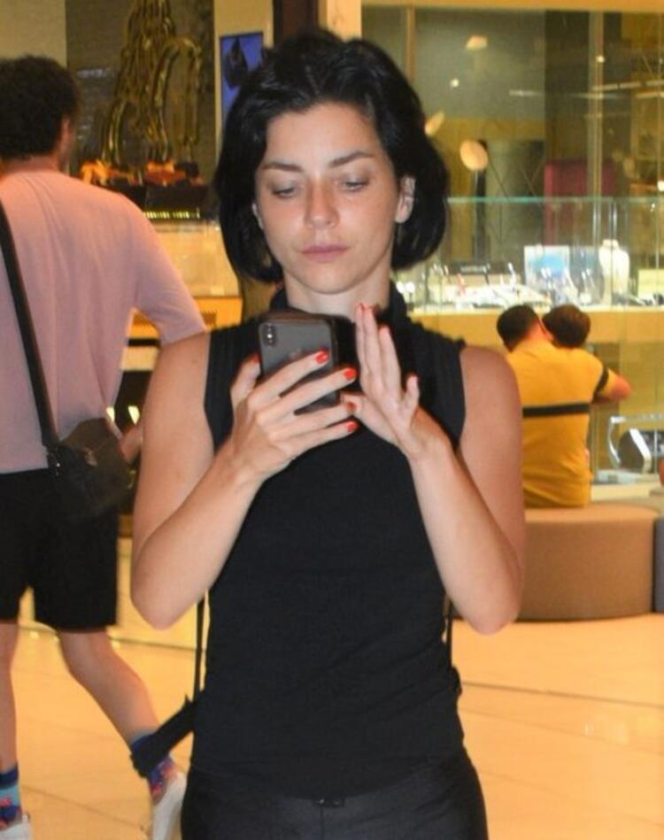 Merve Boluğur'un canlı yayındaki 'bekaret kemeri asacağım' yorumu nişanlısını utandırdı 9 Merve Boluğur'un canlı yayındaki 'bekaret kemeri asacağım' yorumu nişanlısını utandırdı