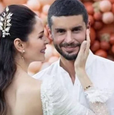 Merve Şarapçıoğlu sevgilisini överken eski eşi Berk Oktay'a 'adamlık' göndermesi 5 Merve Şarapçıoğlu'ndan eski eşi Berk Oktay'a 'adamlık' göndermesi