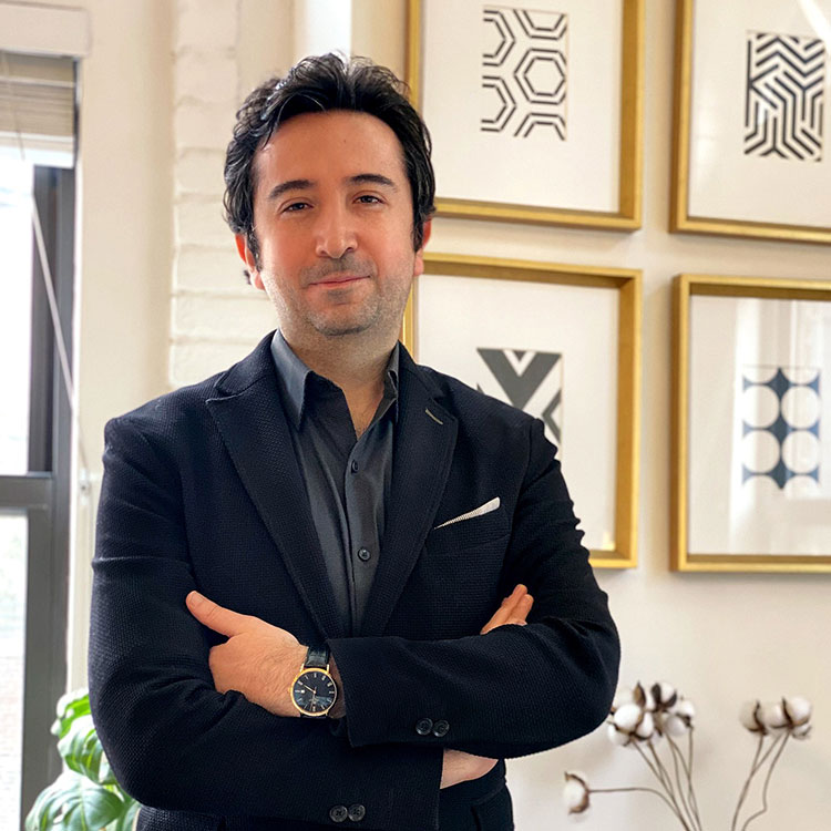 Obama'nın Emmy ödülü aldığı yapımın afişinde Ali Aydın imzası