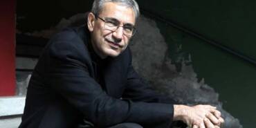 Orhan-Pamuk'tan-yeni-roman-geliyor--'Kağıt-Oynayanlar'