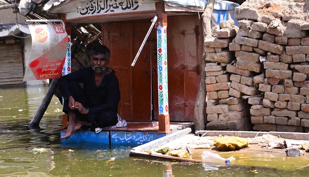 Pakistan'da muson yağmurları sebebiyle ölenlerin sayısı 1355'e çıktı