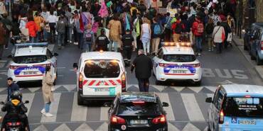 Paris'te-gençlerden-iklim-için-protesto-gösterisi